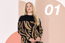 Frau im Kleid